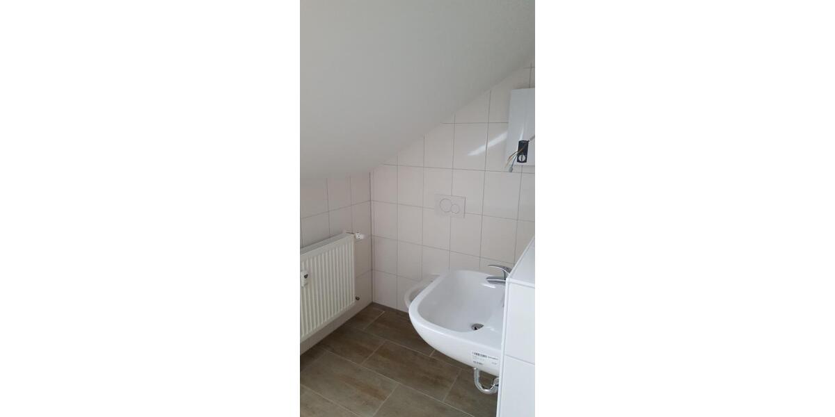 Dachgeschoßwohnung Sinntal - 1.5 Zimmer, 49 m&sup2;, 380&euro; | Angebot:23879720