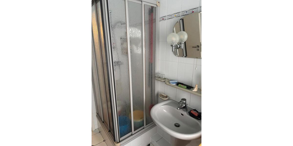 Haushälfte, 130m² mit Kamin Wintergarten Carport über 2 Etagen 3.5 zimmer