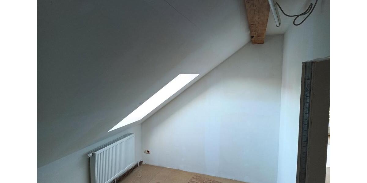 Dachgeschoßwohnung Amberg - 3 Zimmer, 84 m&sup2;, 920&euro; | Angebot:26131705