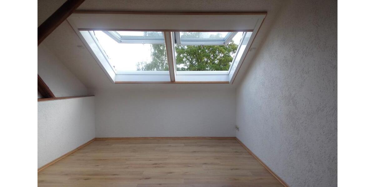 Dachgeschoßwohnung Hargesheim - 4 Zimmer, 132 m&sup2;, 960&euro; | Angebot:26350346
