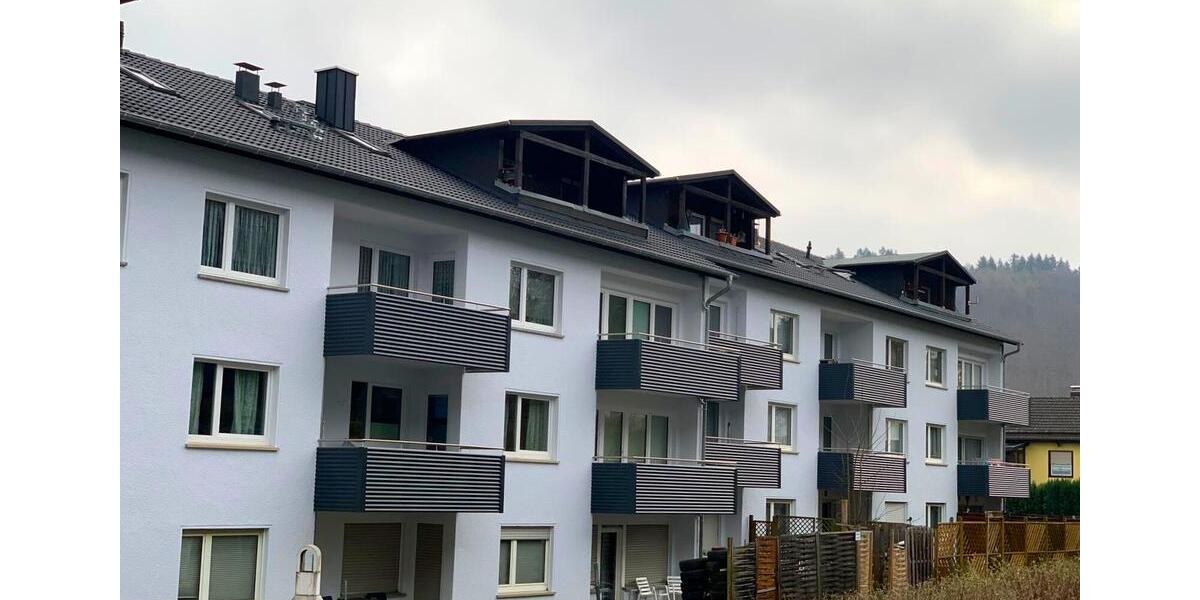 Gemütliche 3-Zimmer-Wohnung im Dachgeschoss mit Loggia. 3 zimmer