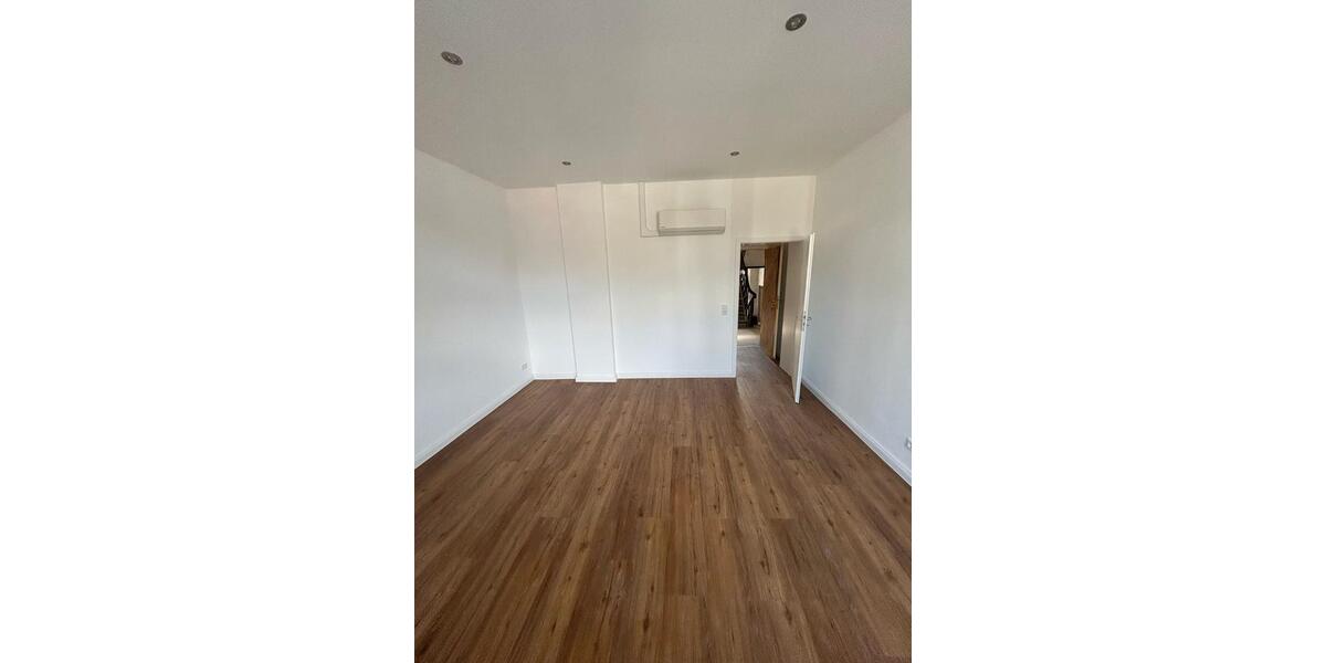 Etagenwohnung Wuppertal Barmen - 2 Zimmer, 65 m&sup2;, 715&euro; | Angebot:25884288