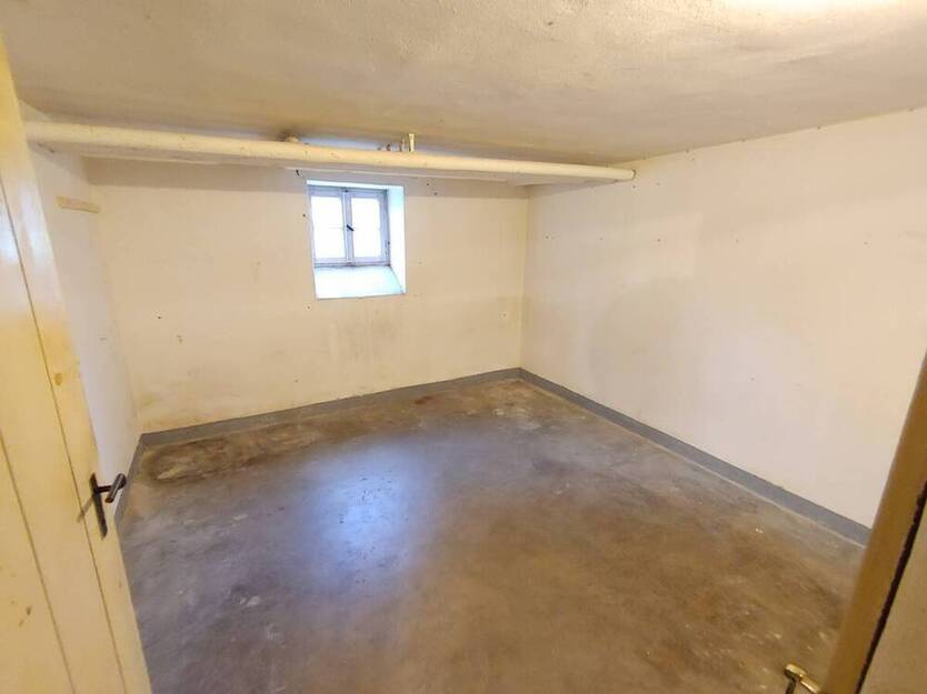 Nähe Stadtpark: Ruhige 4-Zimmer-Wohnung mit Süd-West-Loggia in 23568 Lübeck-St.Gertrud, Lutherstr.
