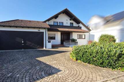 Haus zum Mieten in Herrenberg 1.900 € 180 m² 5 zimmer