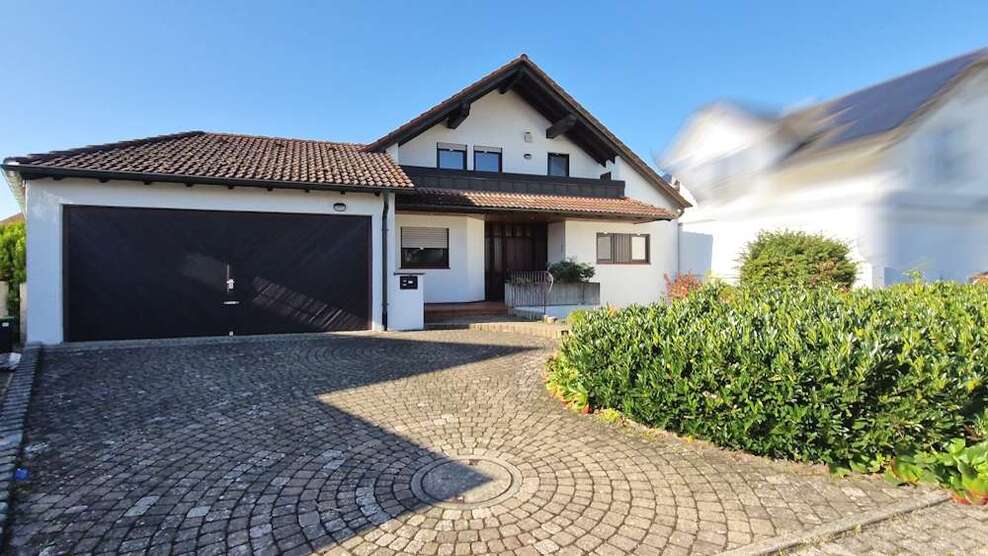 Haus zum Mieten in Herrenberg 1.900 € 180 m² 5 zimmer