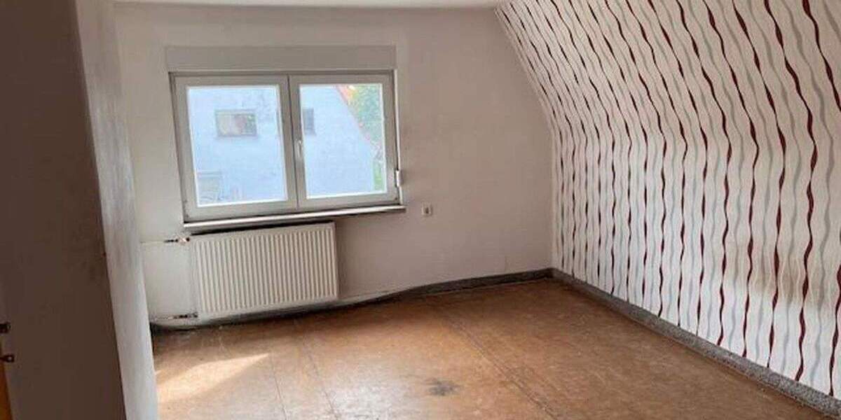 Doppelhaushälfte, 87 qm Wfl., 573 qm Grund, Kamin, neues Bad 3 zimmer