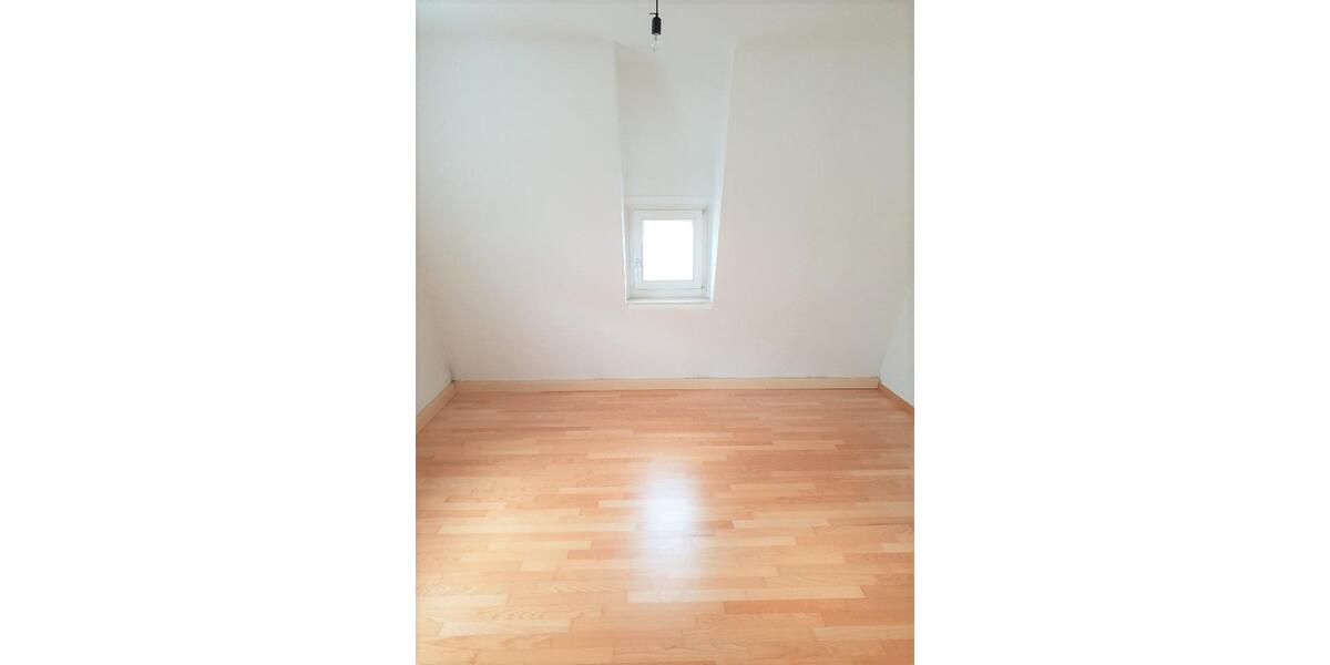 Wohnen auf Zeit Nürtingen - 4 Zimmer, 16 m&sup2;, 360&euro; | Angebot:24814835