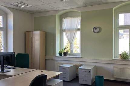 Gewerbeobjekt Freiberg - 7 Zimmer, 321 m&sup2;, 1.580&euro; | Angebot:25167837