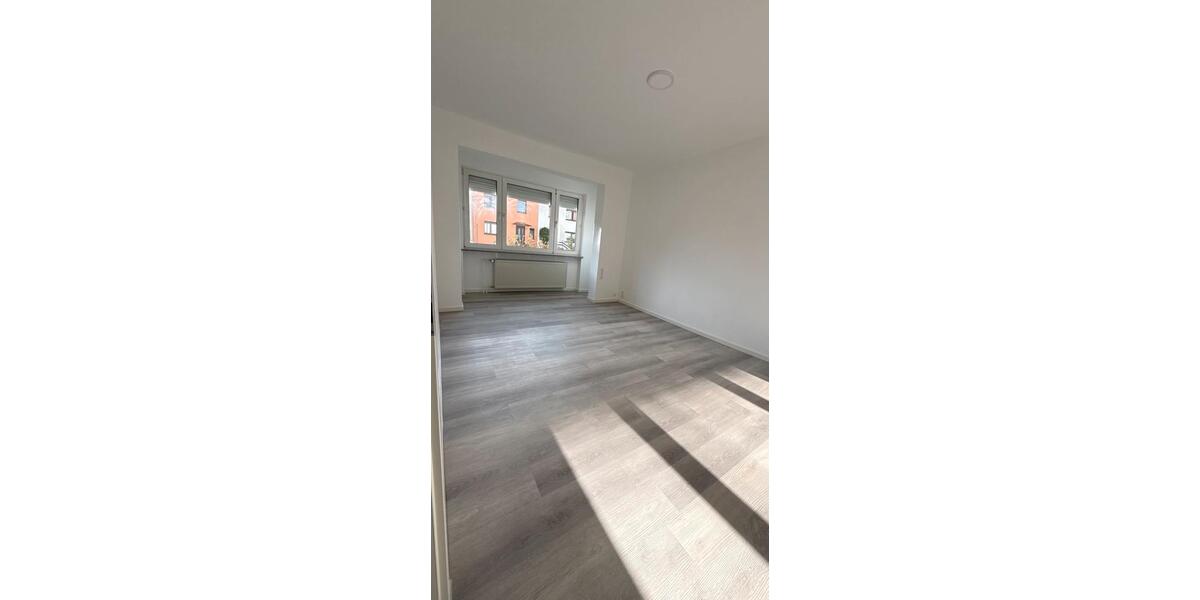 Erdgeschoßwohnung Sömmerda - 2 Zimmer, 65 m&sup2;, 699&euro; | Angebot:26255748