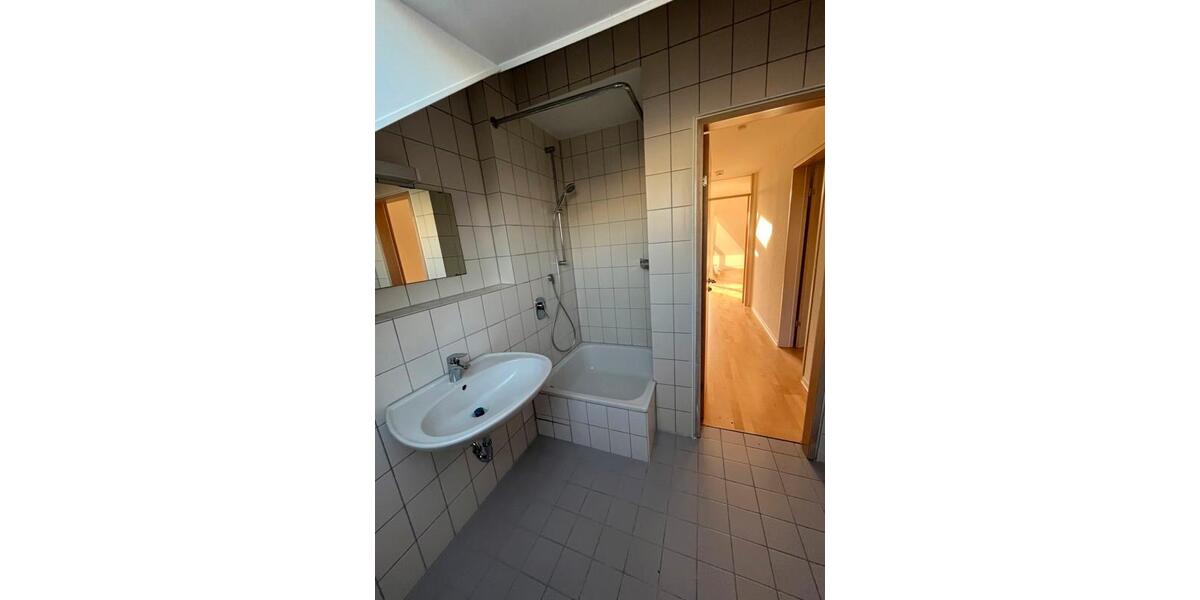 Dachgeschoßwohnung Stuttgart Sillenbuch - 2 Zimmer, 59 m&sup2;, 856&euro; | Angebot:25972425