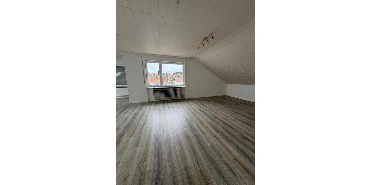 Dachgeschoßwohnung Meßstetten - 3.5 Zimmer, 84 m&sup2;, 700&euro; | Angebot:23846184
