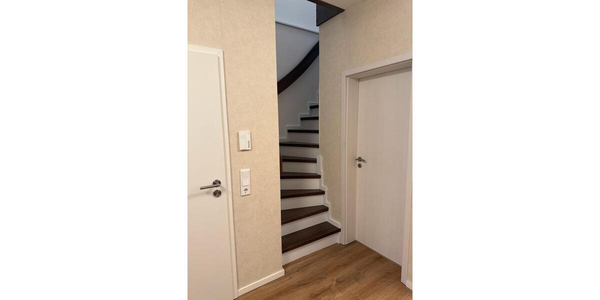 Maisonettenwohnung Porta Westfalica - 4 Zimmer, 120 m&sup2;, 1.620&euro; | Angebot:23799947