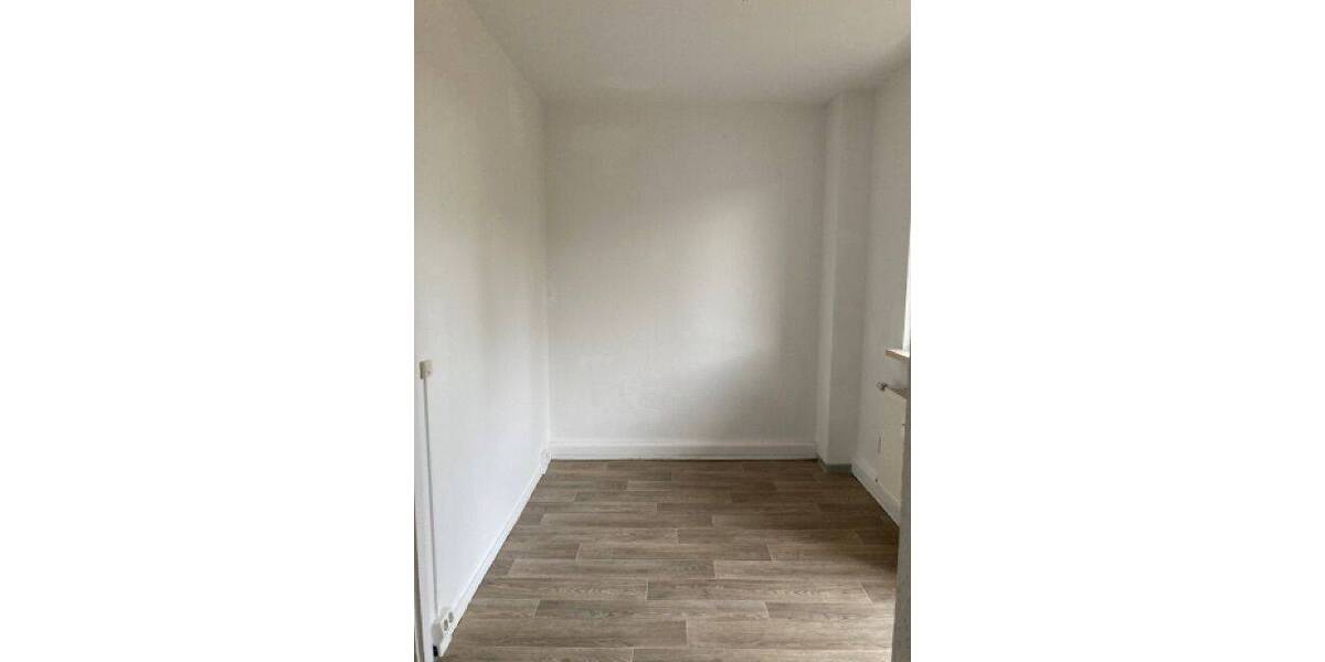 Etagenwohnung Hermsdorf - 5 Zimmer, 83 m&sup2;, 490&euro; | Angebot:26841864