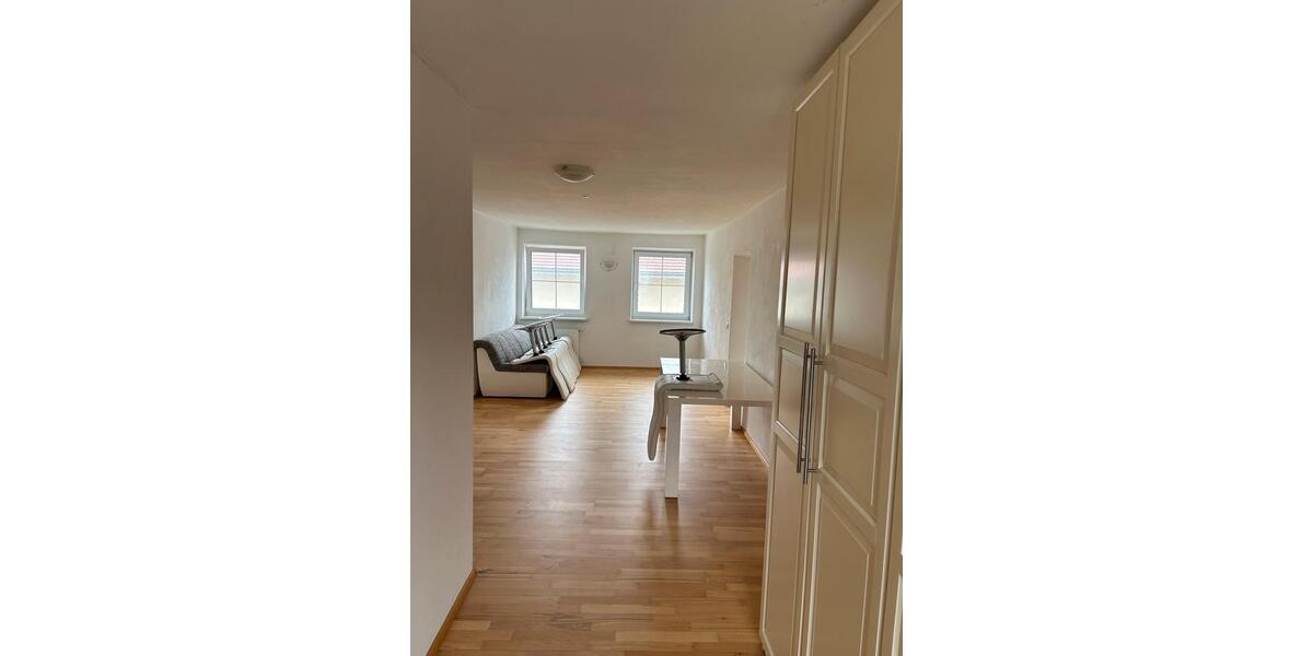 Etagenwohnung Kirchweidach - 5 Zimmer, 100 m&sup2;, 500&euro; | Angebot:26059600