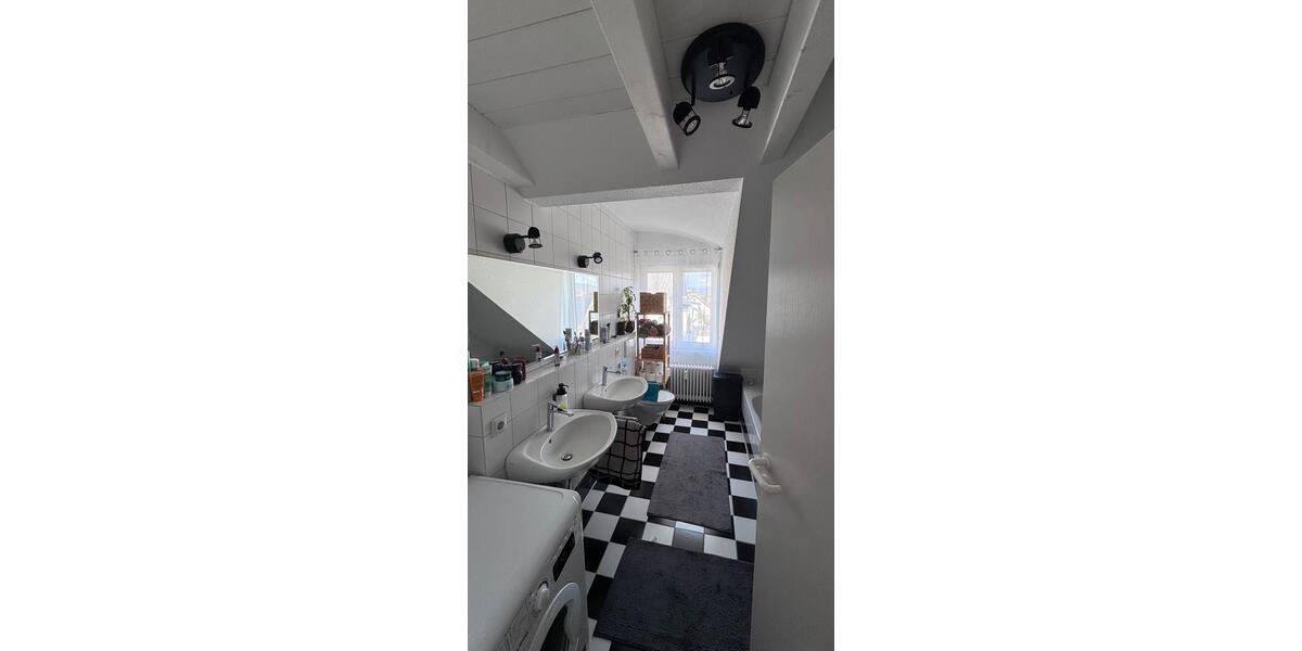 Dachgeschoßwohnung Trossingen - 3.5 Zimmer, 70 m&sup2;, 700&euro; | Angebot:26378637