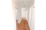 Teilrenovierte helle 4 Zimmer Wohnung