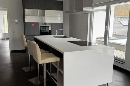 Haus Gummersbach Berstig Süd - 2 Zimmer, 200 m&sup2;, 1.720&euro; | Angebot:25646834