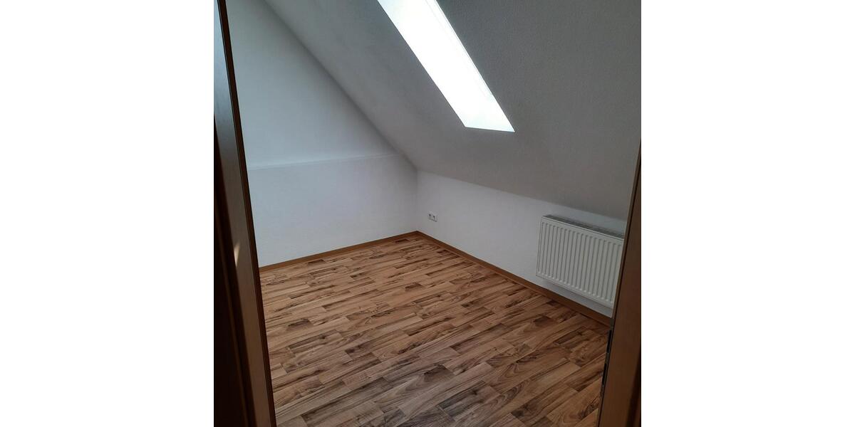 Dachgeschoßwohnung Meiningen - 3 Zimmer, 56 m&sup2;, 365&euro; | Angebot:25871742