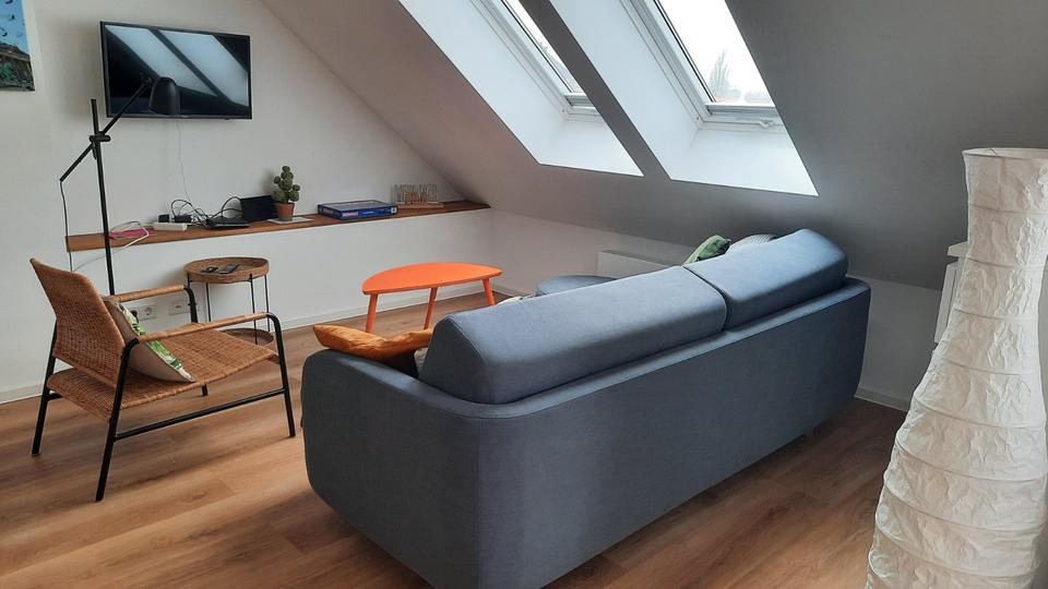 Möblierte Dachgeschosswohnung auf Zeit zu vermieten 1 zimmer