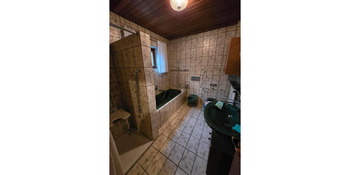 Erdgeschoßwohnung Wesselburen - 4 Zimmer, 111 m&sup2;, 1.370&euro; | Angebot:25963496