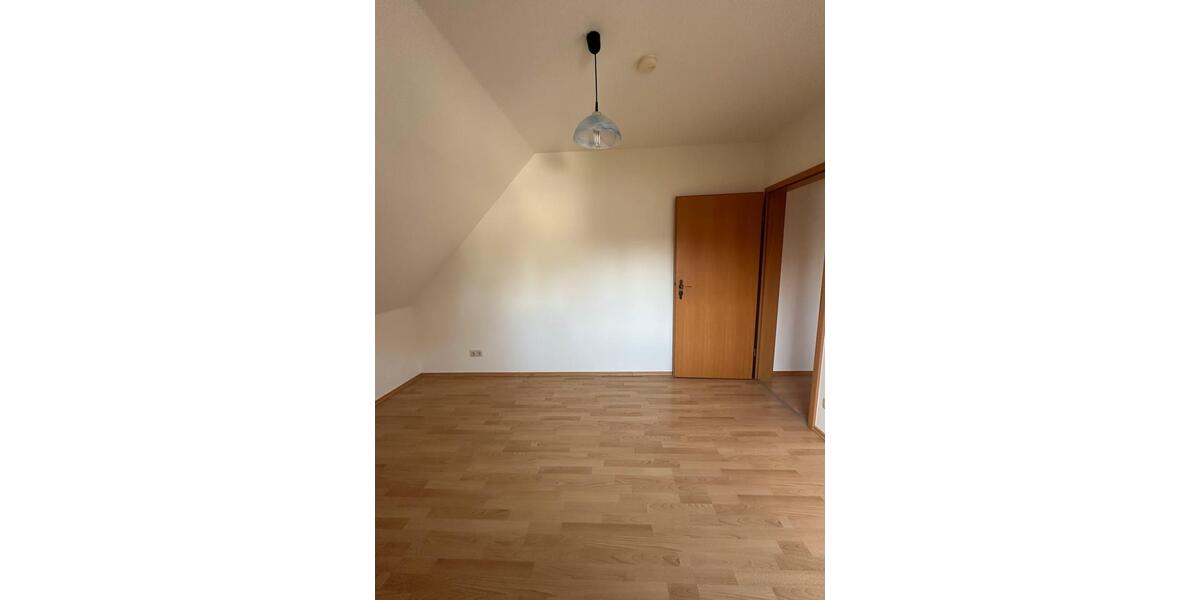 Etagenwohnung Uersfeld - 3 Zimmer, 85 m&sup2;, 950&euro; | Angebot:23764631