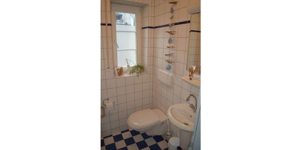 Stilvolles Wohnen im Zentrum Treis-Kardens. Moselnähe. Hoher Freizeitwert. Hochwertige Einbauküche. 4 zimmer