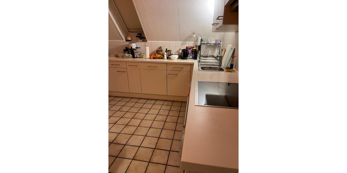 Helle 2 WG-Zimmer-Wohnung mit Balkon 1 zimmer