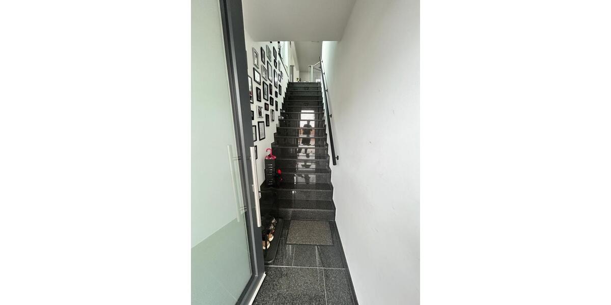 Terrassenwohnung Langenfeld (Rheinland) - 4 Zimmer, 90 m&sup2;, 1.500&euro; | Angebot:26705755