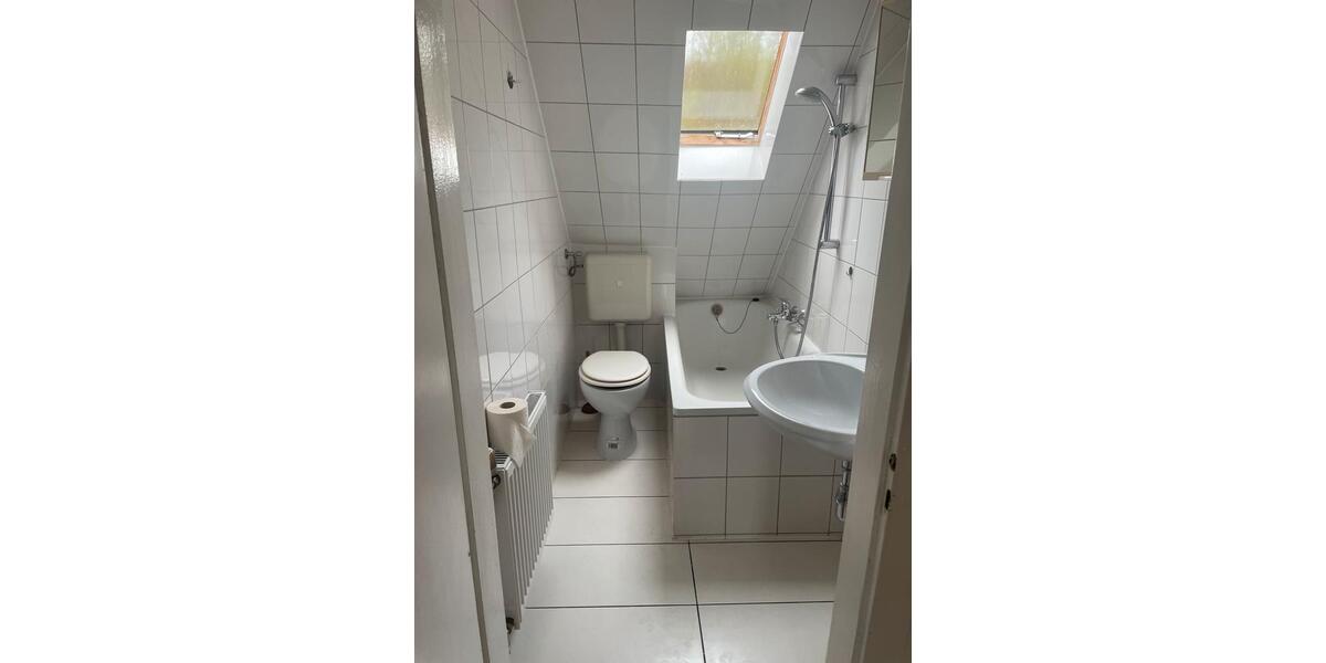Dachgeschoßwohnung Iserlohn - 3.5 Zimmer, 80 m&sup2;, 500&euro; | Angebot:25538385