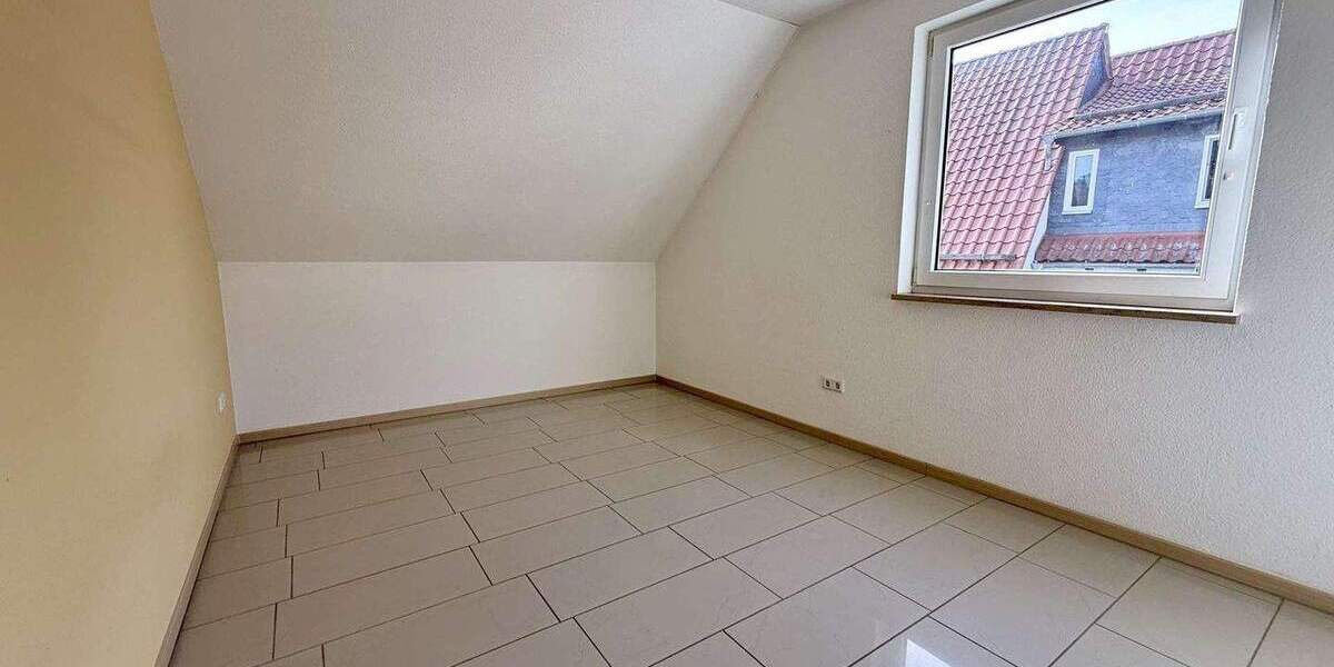 Etagenwohnung Helsa Wickenrode - 3 Zimmer, 83 m&sup2;, 650&euro; | Angebot:25676623