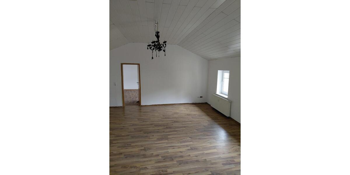 Etagenwohnung Trautskirchen - 5 Zimmer, 118 m&sup2;, 550&euro; | Angebot:25990548