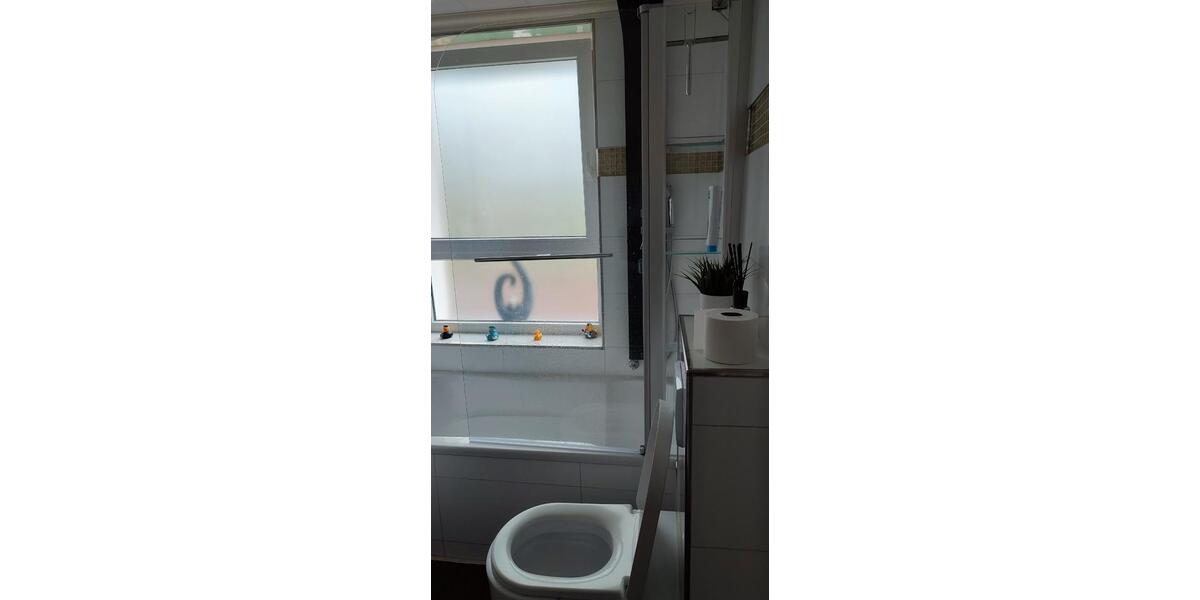 Etagenwohnung Hennef (Sieg) - 1 Zimmer, 150 m&sup2;, 500&euro; | Angebot:26626176