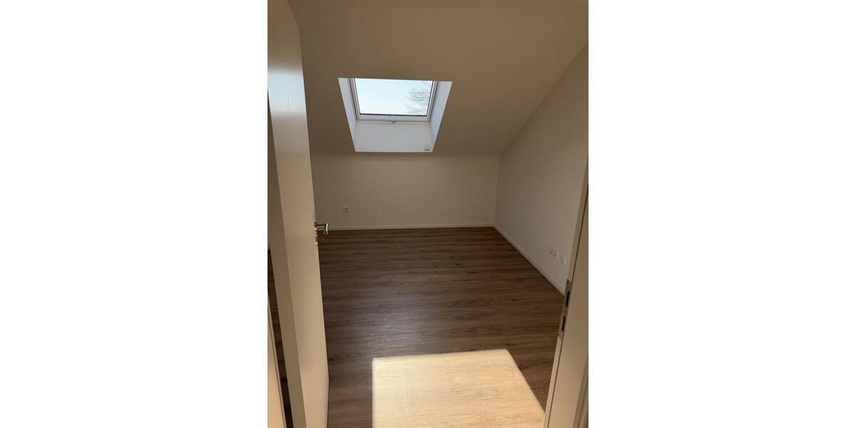 Dachgeschoßwohnung Bad Krozingen - 3 Zimmer, 95 m&sup2;, 1.600&euro; | Angebot:25590618