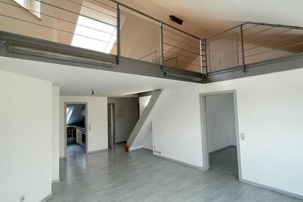 Charmante 2,5 Zimmer Maisonette-Wohnung mit See- und Bergsicht