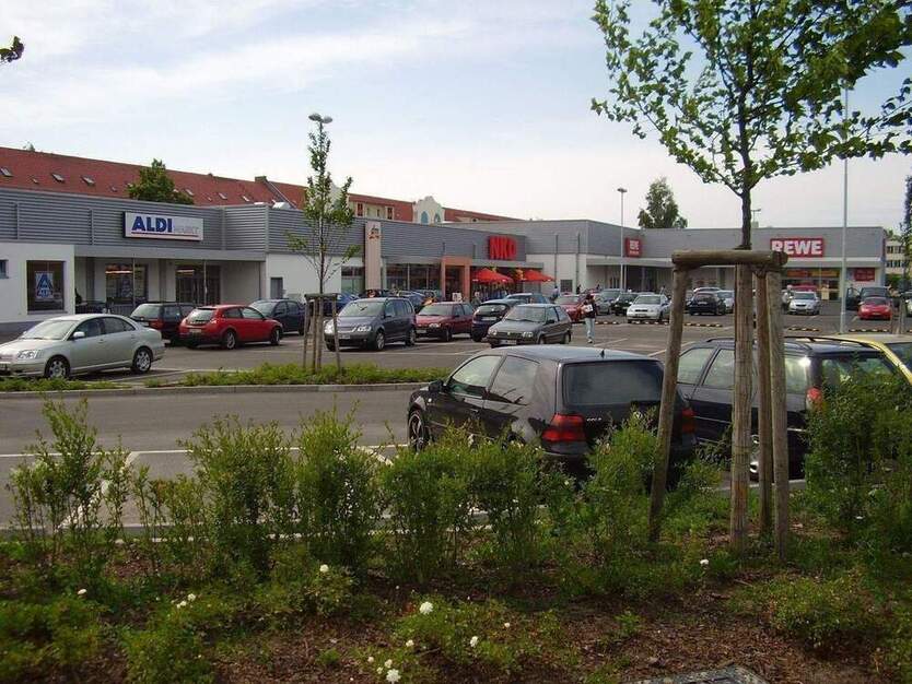 Sonnige 2-Zi-DG-Whg, Bj 2000, auf einem Altbau, 3. OG 2 zimmer