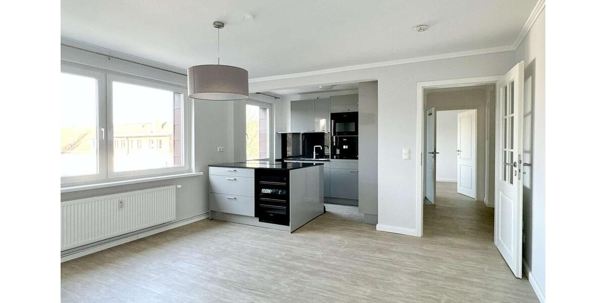 Dachgeschoßwohnung Rostock Hansaviertel - 3 Zimmer, 56 m&sup2;, 1.140&euro; | Angebot:24754744