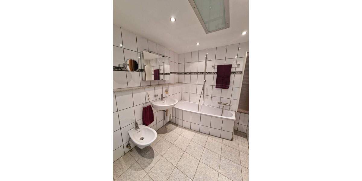 Etagenwohnung Mönchengladbach Windberg - 4 Zimmer, 124 m&sup2;, 1.200&euro; | Angebot:26744932