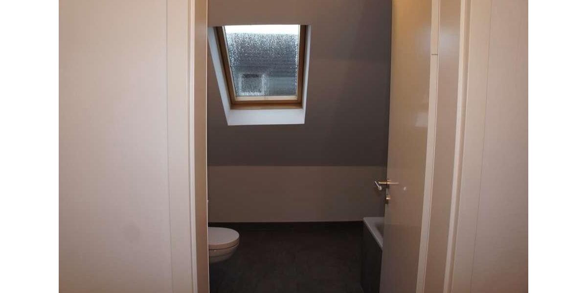 Dachgeschoßwohnung Leverkusen - 2 Zimmer, 55 m&sup2;, 950&euro; | Angebot:26688552