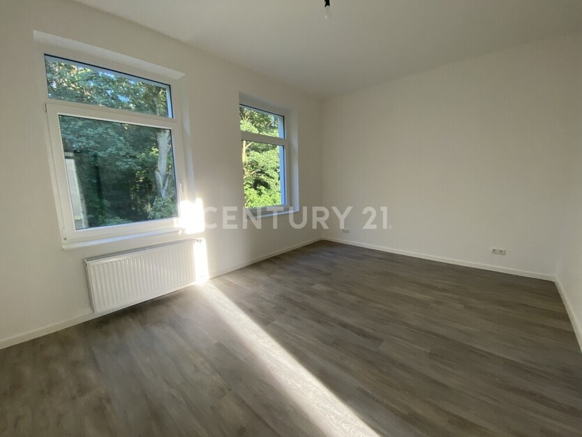 Sanierte Altbauwohnung mit Südwest Balkon im 1. Obergeschoss 3 zimmer