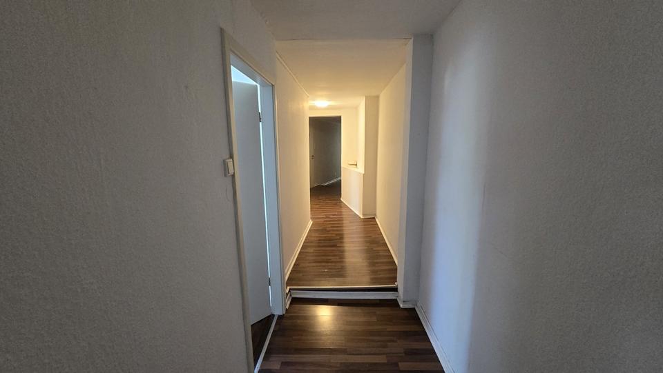 Wohnen auf Zeit Krefeld - 6 Zimmer, 150 m&sup2;, 600&euro; | Angebot:25550414