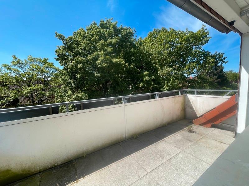 4-Zimmer-Dachgeschoßwohnung in ruhigem MFH frei!