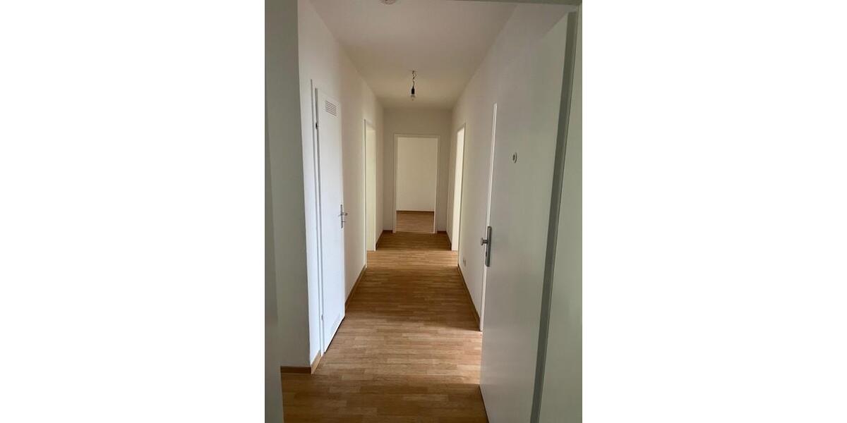 ~FRISCH RENOVIERT~Helle 3-Zimmerwohnung mit Balkon** 3 zimmer