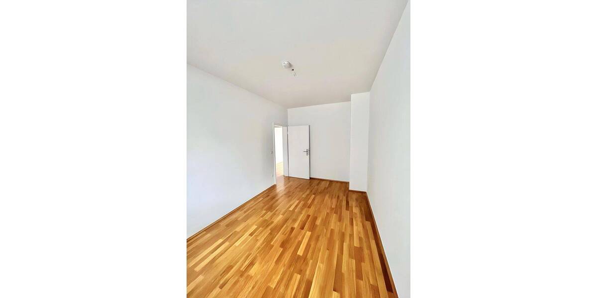 Etagenwohnung Ratingen Zentrum - 3 Zimmer, 95 m&sup2;, 1.300&euro; | Angebot:26825337