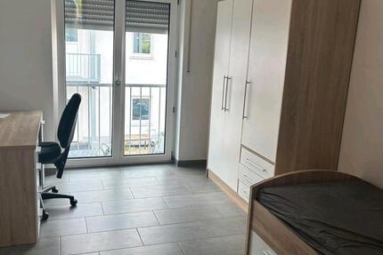 Wohnung Weidenbach - 4 Zimmer, 16 m&sup2;, 320&euro; | Angebot:26648170