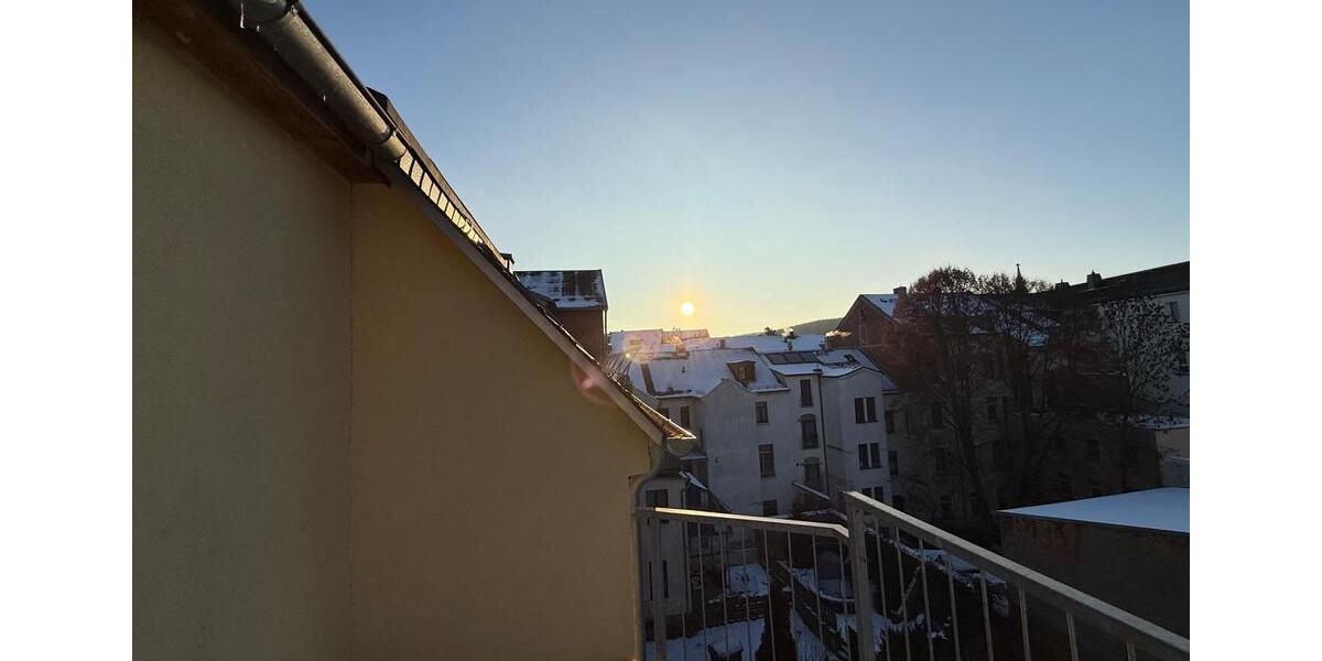 Wunderschöne 4-Raum-DG-Wohnung mit Balkon in Greiz direkt im Stadtzentrum 4 zimmer