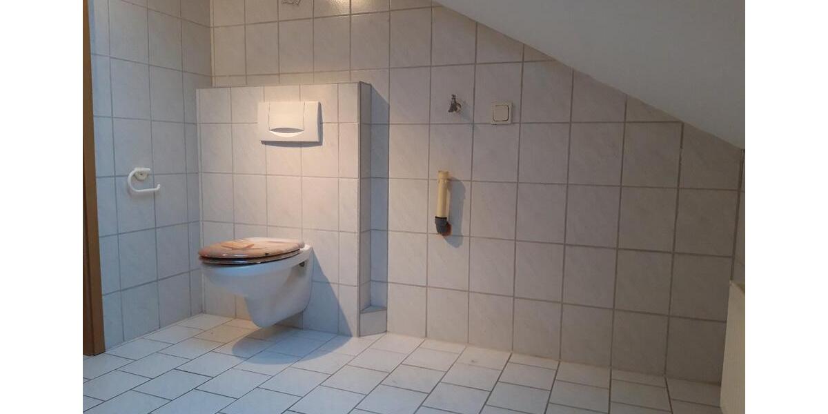Dachgeschoßwohnung Arnschwang - 1 Zimmer, 40 m&sup2;, 270&euro; | Angebot:26249108