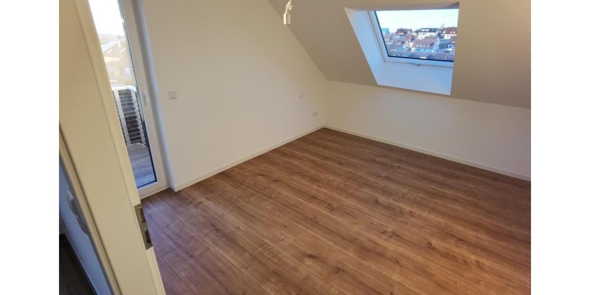 Etagenwohnung Großbettlingen - 4 Zimmer, 128 m&sup2;, 2.100&euro; | Angebot:26478696