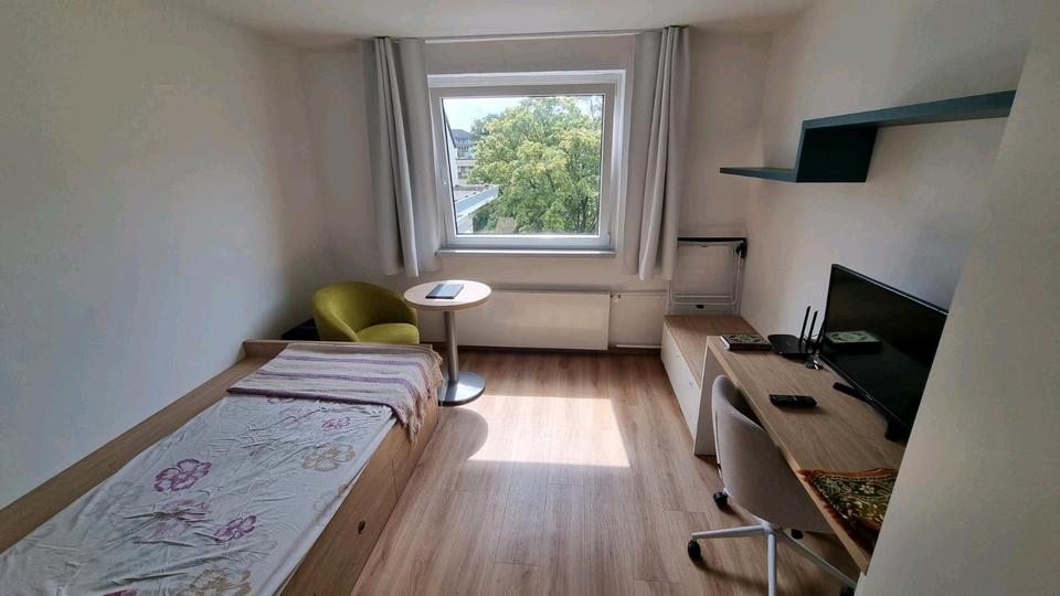 Wohnen auf Zeit Düsseldorf Stadtbezirk 3 - 1 Zimmer, 18 m&sup2;, 560&euro; | Angebot:24983427