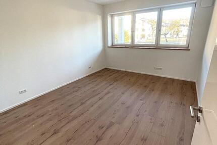 Geschmackvolle 2-Raum-Wohnung mit Balkon und EBK in Vogtareuth 2 zimmer