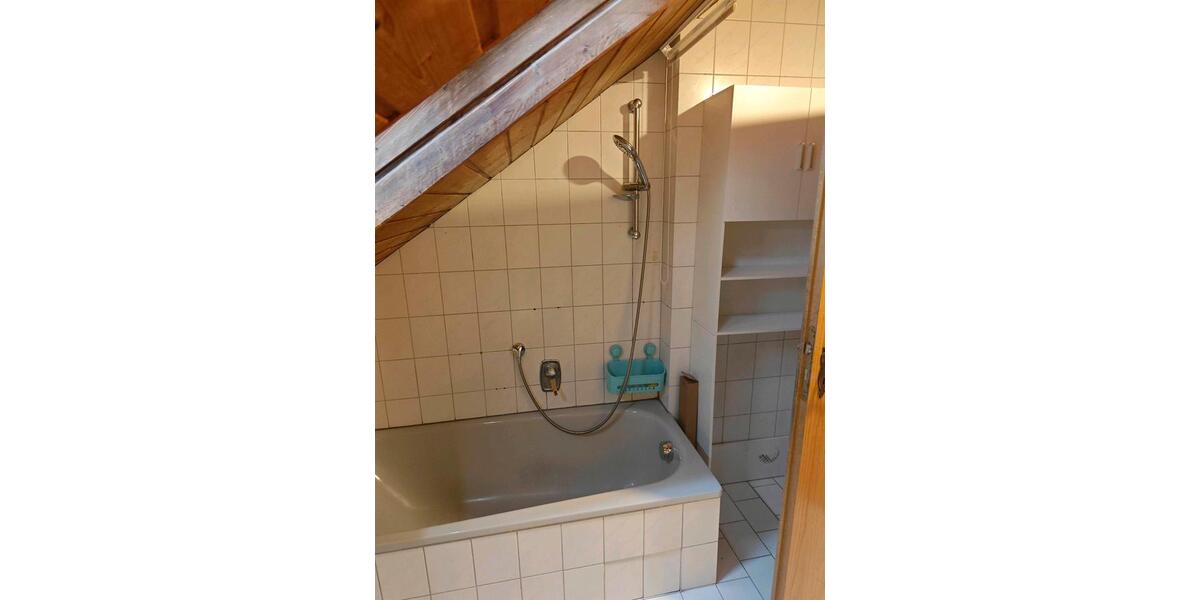 Dachgeschoßwohnung Hafenlohr - 3 Zimmer, 71 m&sup2;, 580&euro; | Angebot:26120691